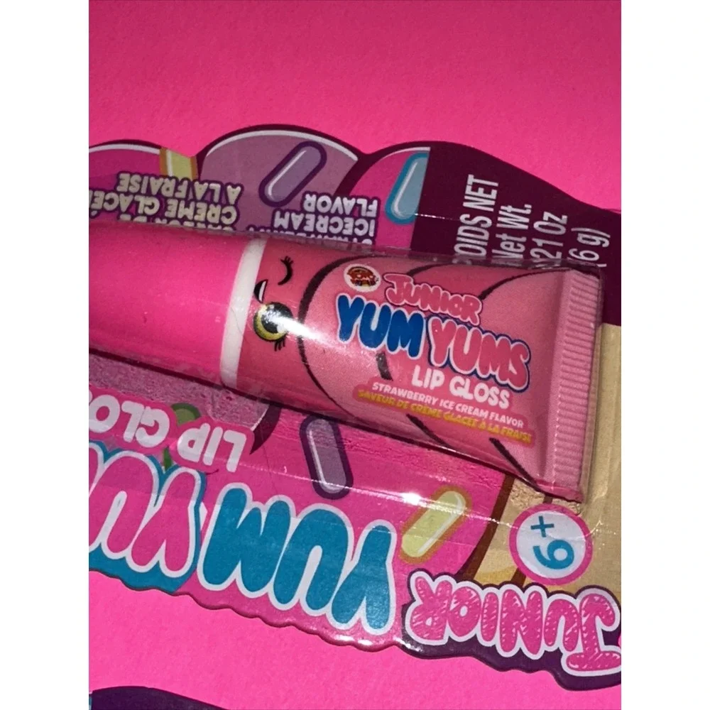 Junior Yum Yums Lip Gloss Set Yoyo World Grape Strawberry Ice Cream 2 Pack NEW